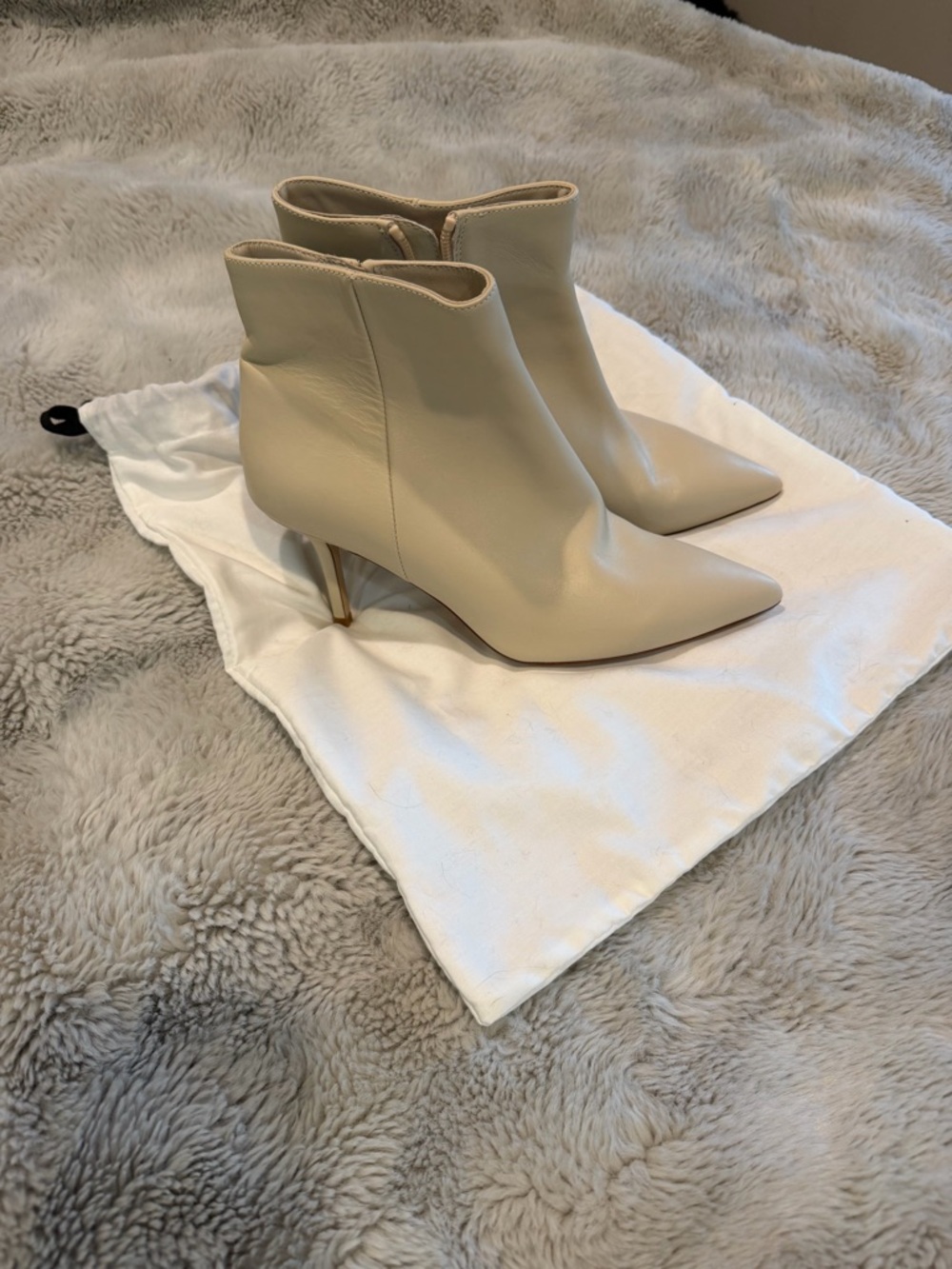 L'AGENCE Cream Pointed-Toe Ankle Booties with Gold Heel